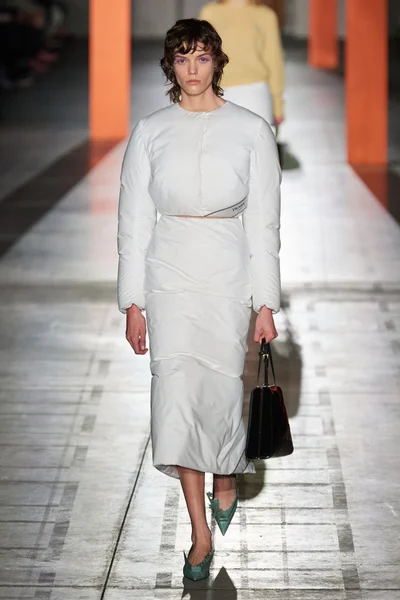 Look 30